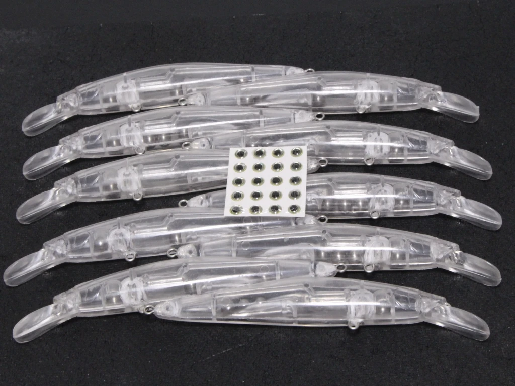Cuerpos Señuelo WLure UPM673 Transparentes 11,4 cm – Sistema de Peso Interno - imagen 4