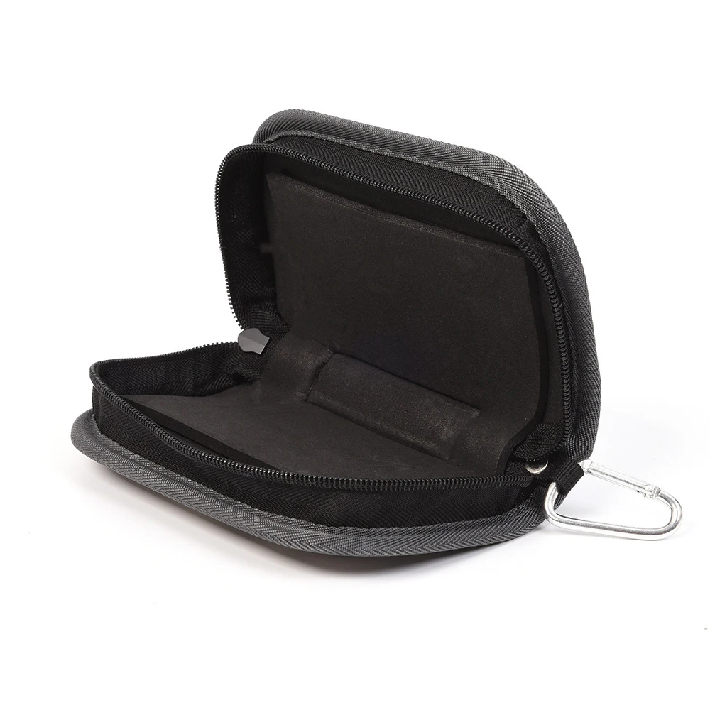 Solución de almacenamiento compacta y portátil con un carabinador para llevar fácilmente