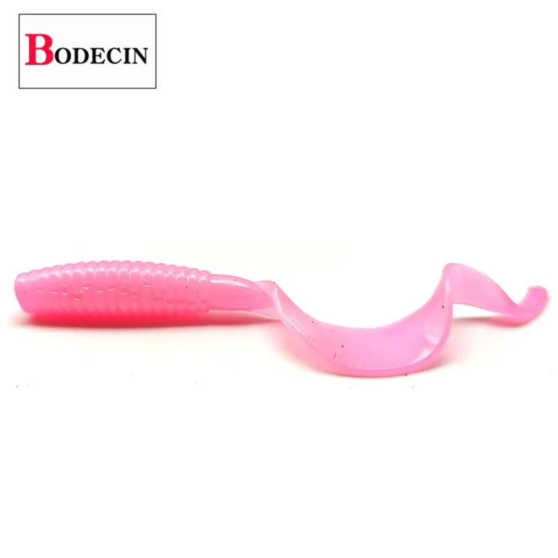 un señuelo de pesca rosa diseñado para una pesca efectiva