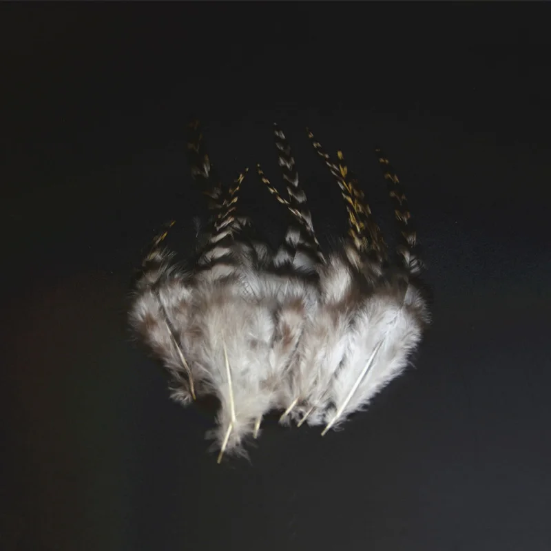 Moscas secas para trucha atadas con plumas de gallo estriadas y sillín - imagen 2