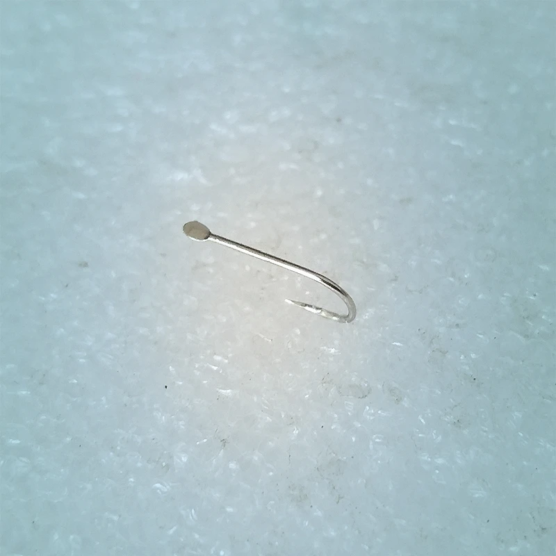 Venta de anzuelos a granel, 2000 Uds., mangas blancas plateadas, alimentador de acero al carbono con púas, aparejos de pesca con mosca para carpa, anzuelos, equipo de pesca al por mayor - imagen 2