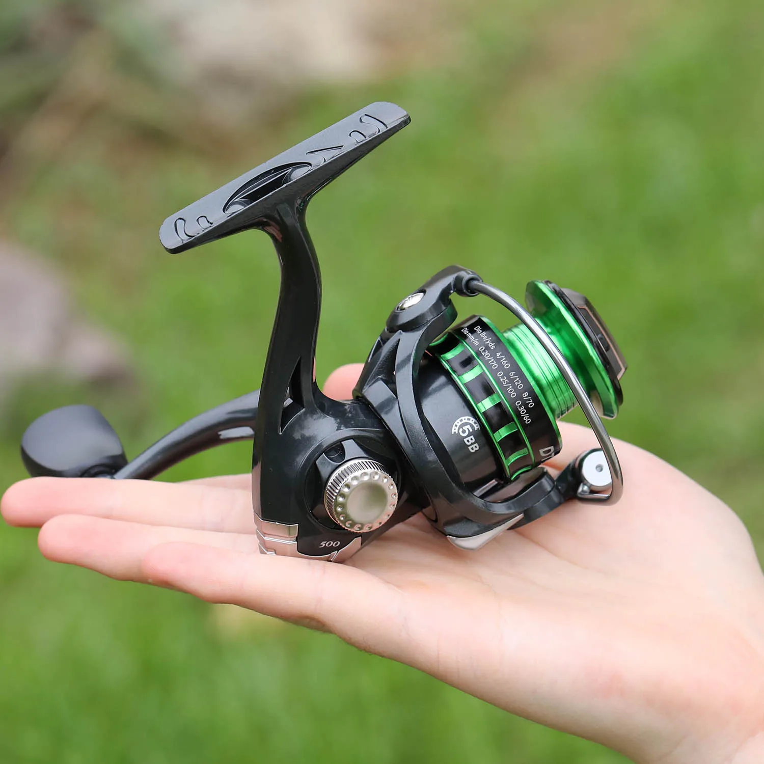 un carrete de pesca de alto rendimiento diseñado para precisión y durabilidad