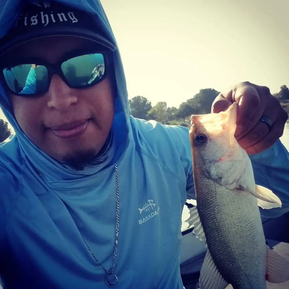 Bassdash UPF 50+ Camisa de pesca de manga larga para hombre con máscara con capucha y polaina con cuello UV - imagen 5