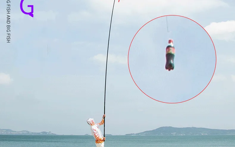 Saca con una botella creativa de coca-cola suspendida en el aire