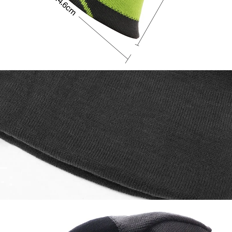 Gorro de punto elegante con un acento verde vibrante perfecto para aventuras al aire libre