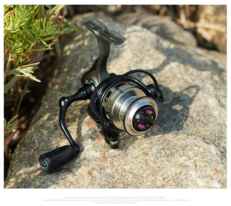 Este carrete de pesca está diseñado para precisión y facilidad de uso perfecta para cualquier pescador