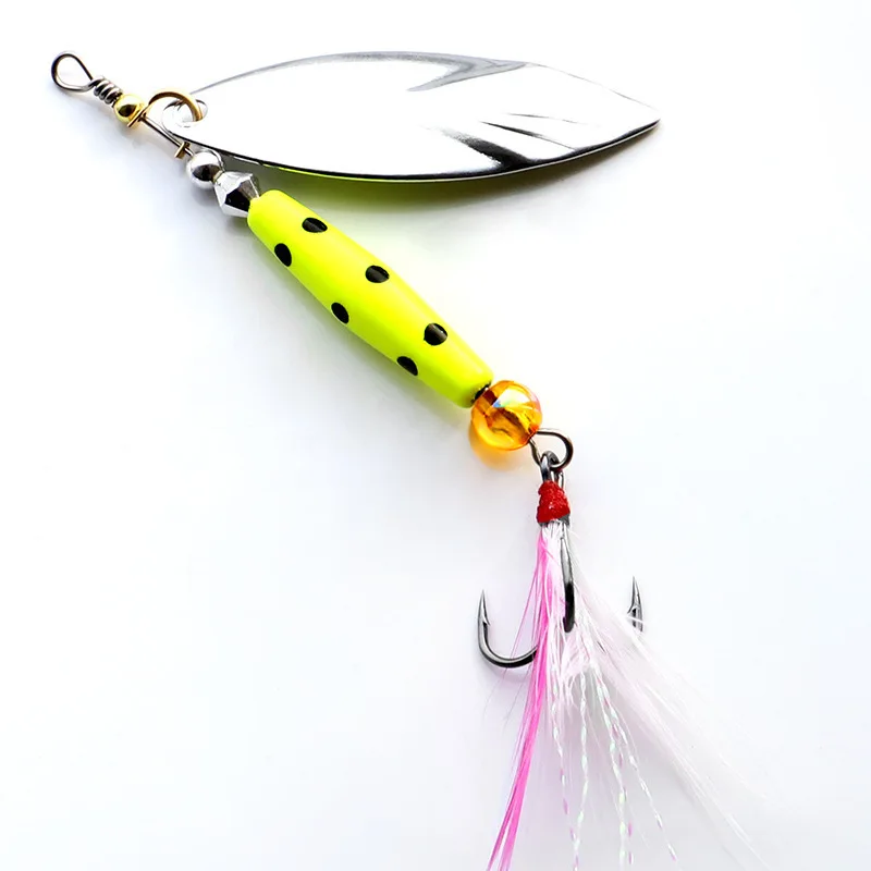 Señuelo tipo cuchara con lentejuelas giratorias plateadas de Metal, cebo duro de pesca giratorio de 7g/10g con anzuelo triple de plumas, accesorios de pesca, 1 Uds.
