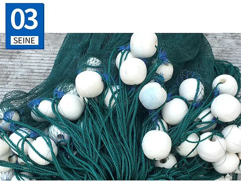 Nets de pesca de Sena con boyas blancas