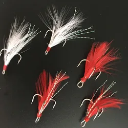 Anzuelo triple de pesca con pluma roja y blanca – ojo redondo