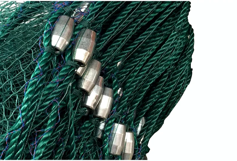 Red de pesca verde robusta con conectores de metal duraderos