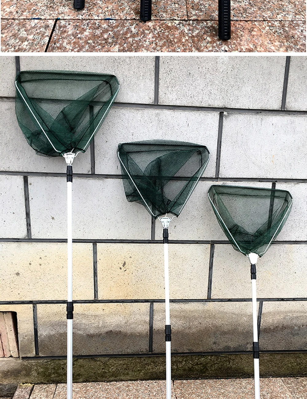 Tres trampas para insectos, comúnmente conocidas como eliminadores de insectos, colocadas contra una pared de ladrillos. Estos dispositivos están diseñados para atraer y electrocutar insectos, normalmente mosquitos y otras plagas voladoras. Las trampas tienen una malla o red que cubre una fuente de luz, que atrae a los insectos.