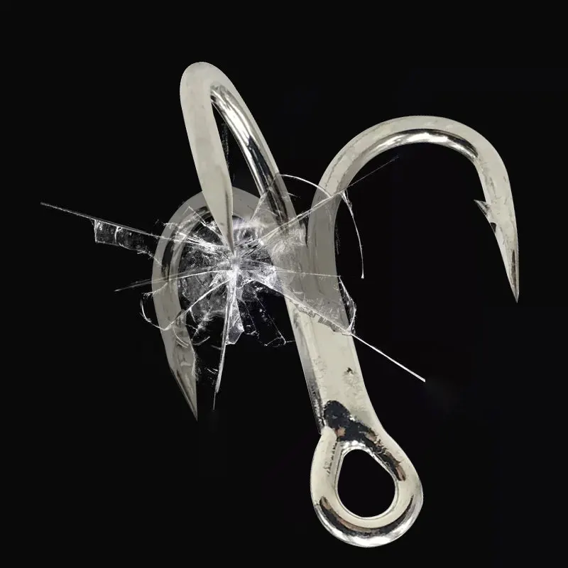 Un par de tijeras con una cuchilla rota