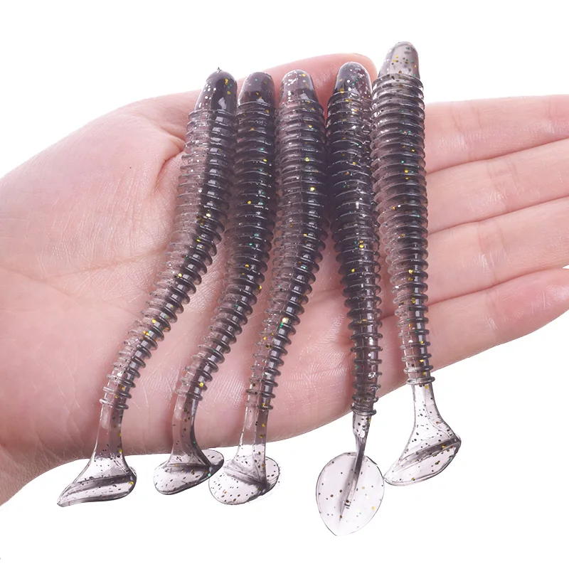 un grupo de señuelos de pesca