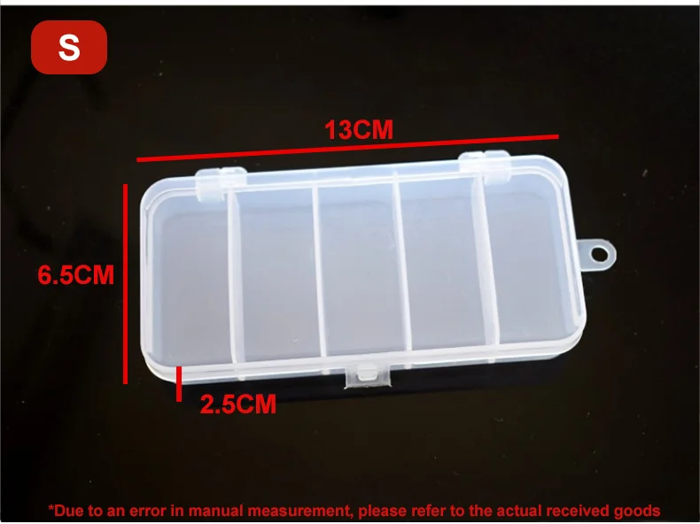 Un recipiente de plástico con un rojo