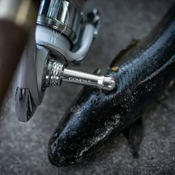 Gomexus R2 – Soporte Carrete Daiwa BG LT