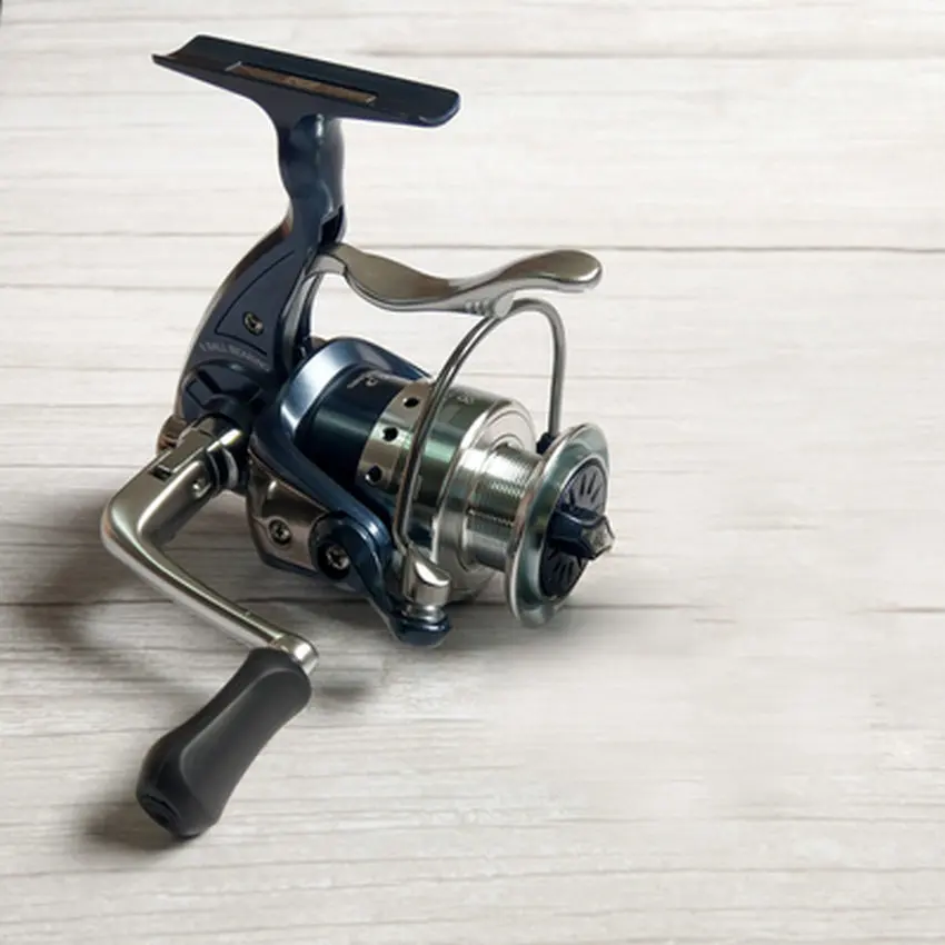 Carrete giratorio de agua salada 5,2: 1, carrete de pesca de carpa ligero 6BB con sistema de freno de mano, pesca en barco, pesca en roca - imagen 2