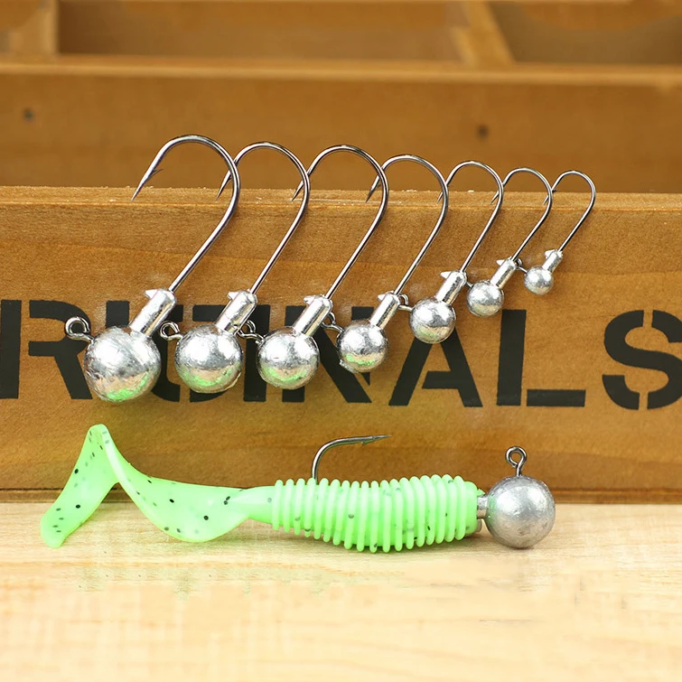 Una selección de ganchos de pesca y señuelos para aventuras de pesca versátiles