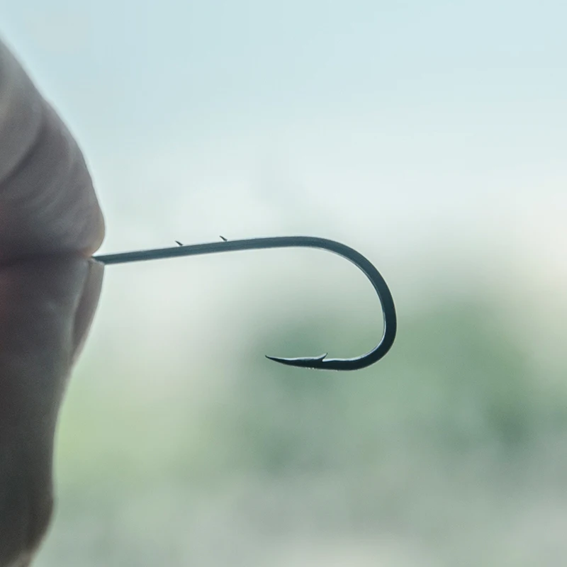 50 unids/lote de anzuelos de pesca con doble soporte para cebo, anzuelos con púas, anzuelo afilado de acero al carbono de vástago largo para playa y anzuelos con cebo vivo