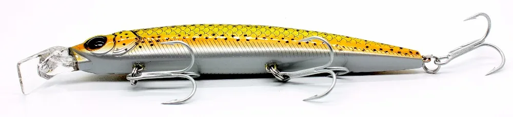 Este señuelo de pesca presenta un diseño realista con colores vibrantes y múltiples ganchos para una captura efectiva