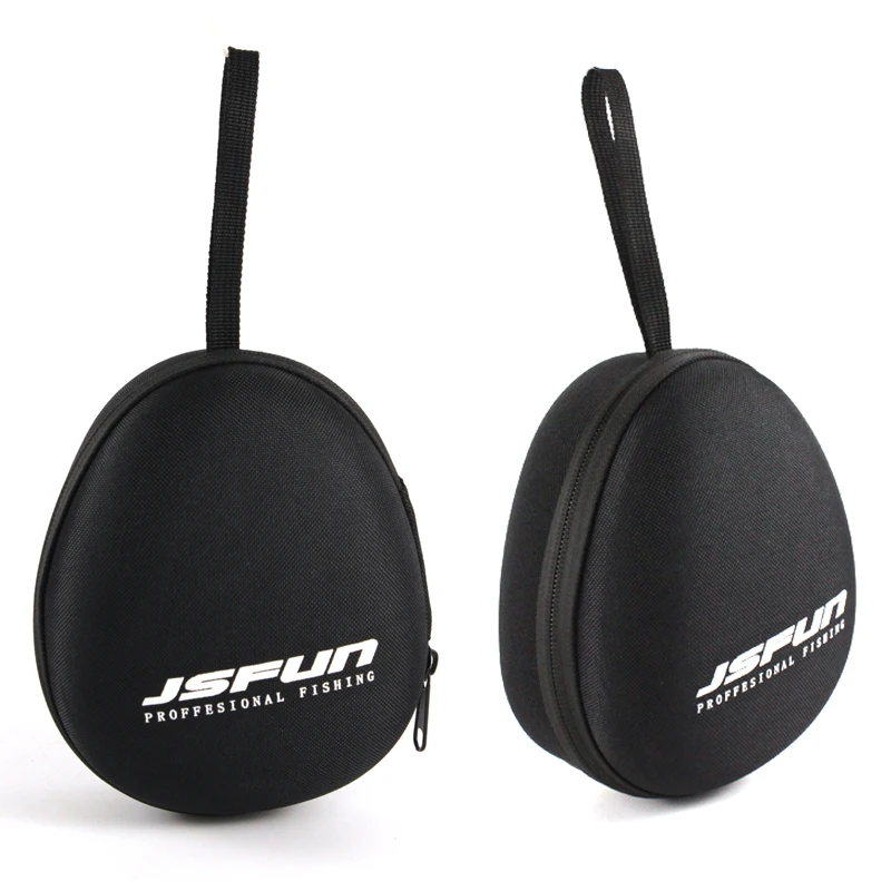 Dos casos negros con correas y letras blancas