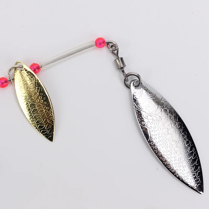 Señuelo Buzzbait ruidoso para lubina – acción viva y falda movible - imagen 2