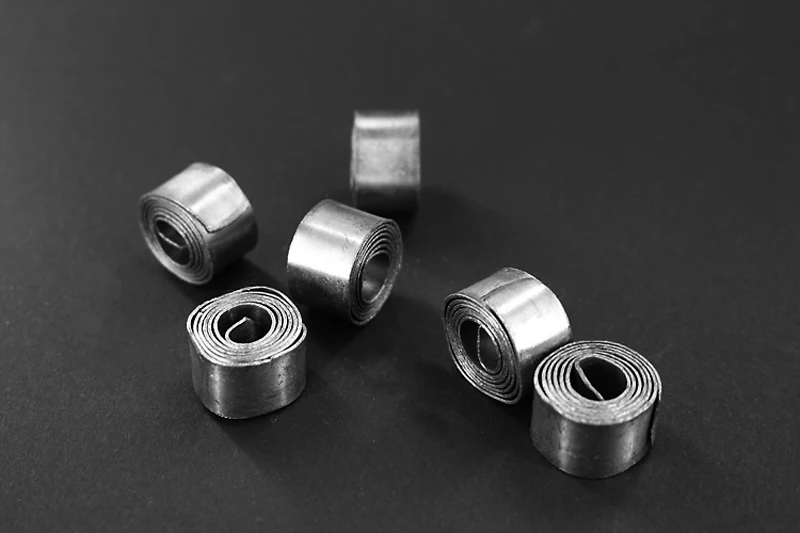 MNFT 1 Uds 0,5mm * 1,5 cm * 45cm 30g tira de plomo para pesca plomo rollo de hoja de pescado plomos aparejos de pesca flotador accesorios de pesca - imagen 3