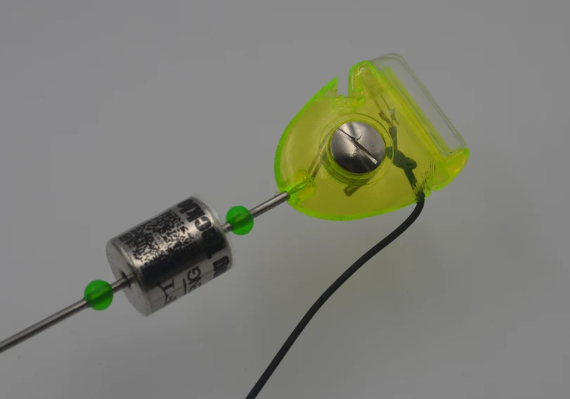 MNFT 3PCS * Indicador de cadena Alarma de cebo Swingers de pesca de carpa iluminados con enchufe de 2,5 mm - imagen 2