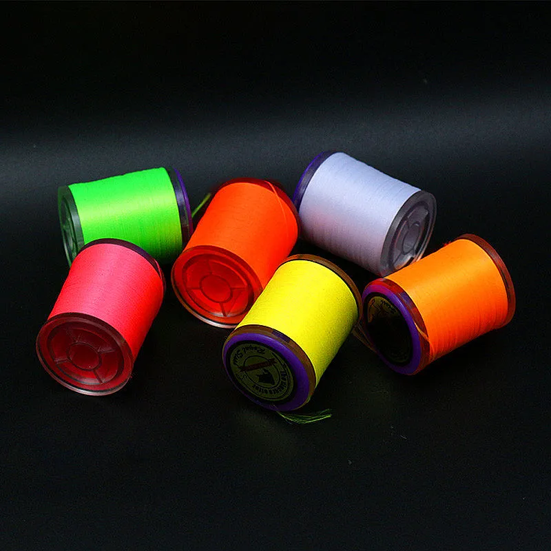 Juego de 6 colores fluorescentes UV, hilo para atar moscas 6/0, 150 yardas por carrete, hilo para doblar 150D con efecto reflectante UV para moscas de lubina y trucha - imagen 4