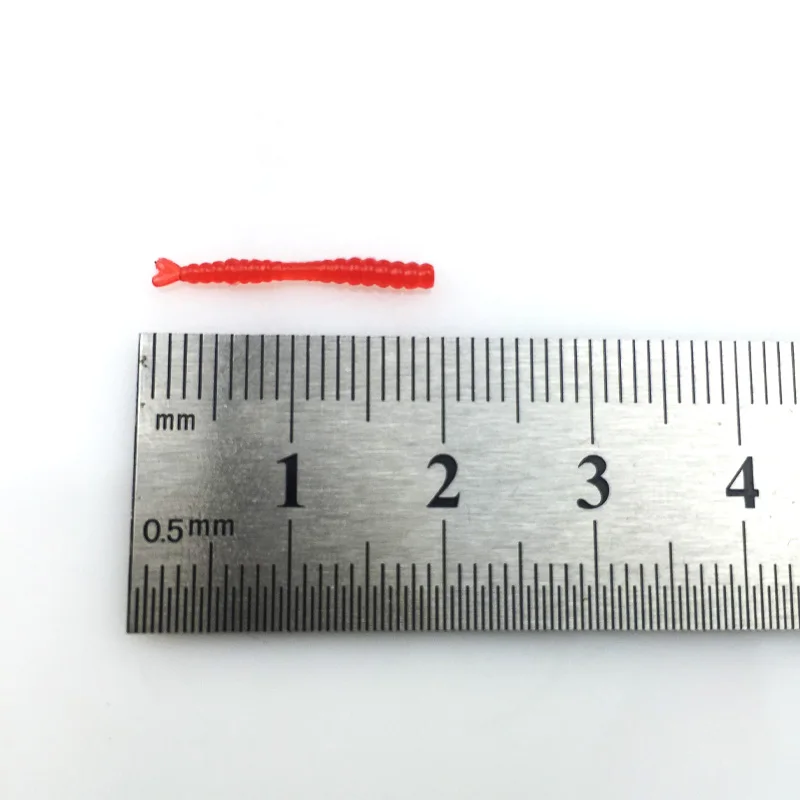 50 unids/lote de cebo suave de gusano rojo realista, olor a Camarón, señuelo de pesca de silicona Artificial, lubina, 2cm, simulación de gusano de tierra, Takcle - imagen 4