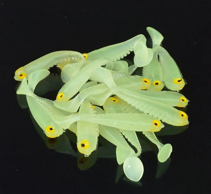 Señuelo de pesca de día y noche, cebo suave con colas 3D, cebos biónicos artificiales, el mejor brillo pequeño, atracción de peces de 5cm - imagen 5