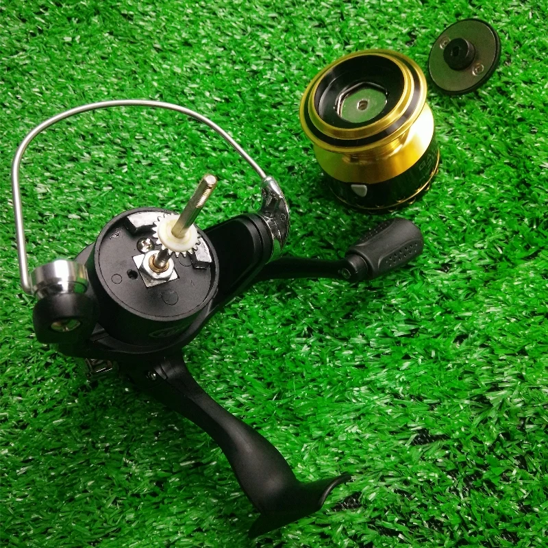 Carrete de pesca giratorio Galaxy 2000 de alta calidad, rodamiento de bolas de metal, 10 + 1, relación de engranaje 5,2: 1, reell rápido negro