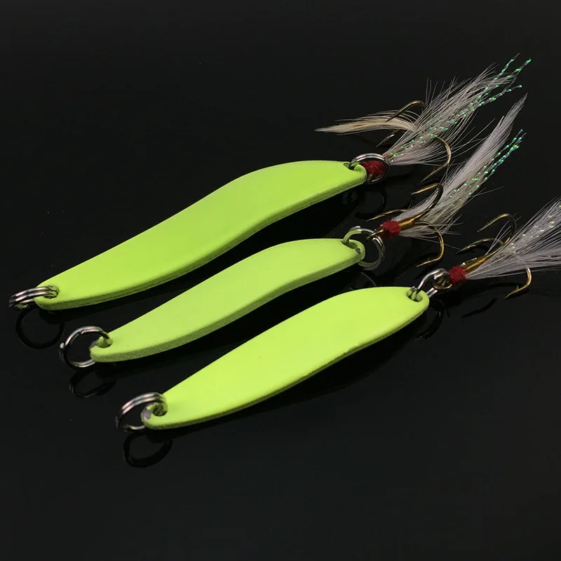 MNFT 4 unids/lote señuelo de pesca noctilucente de Metal en forma de sauce, cebos duros, lentejuelas luminosas con gancho triple de pluma 5/7/10/13g