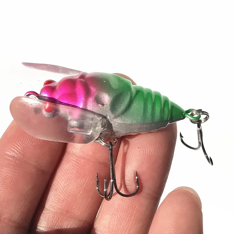 un señuelo de pesca colorido diseñado para captar peces