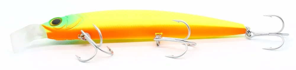 Este vibrante señuelo de pesca presenta un diseño de naranja y amarillo brillantes con múltiples ganchos de agudos para una captura efectiva