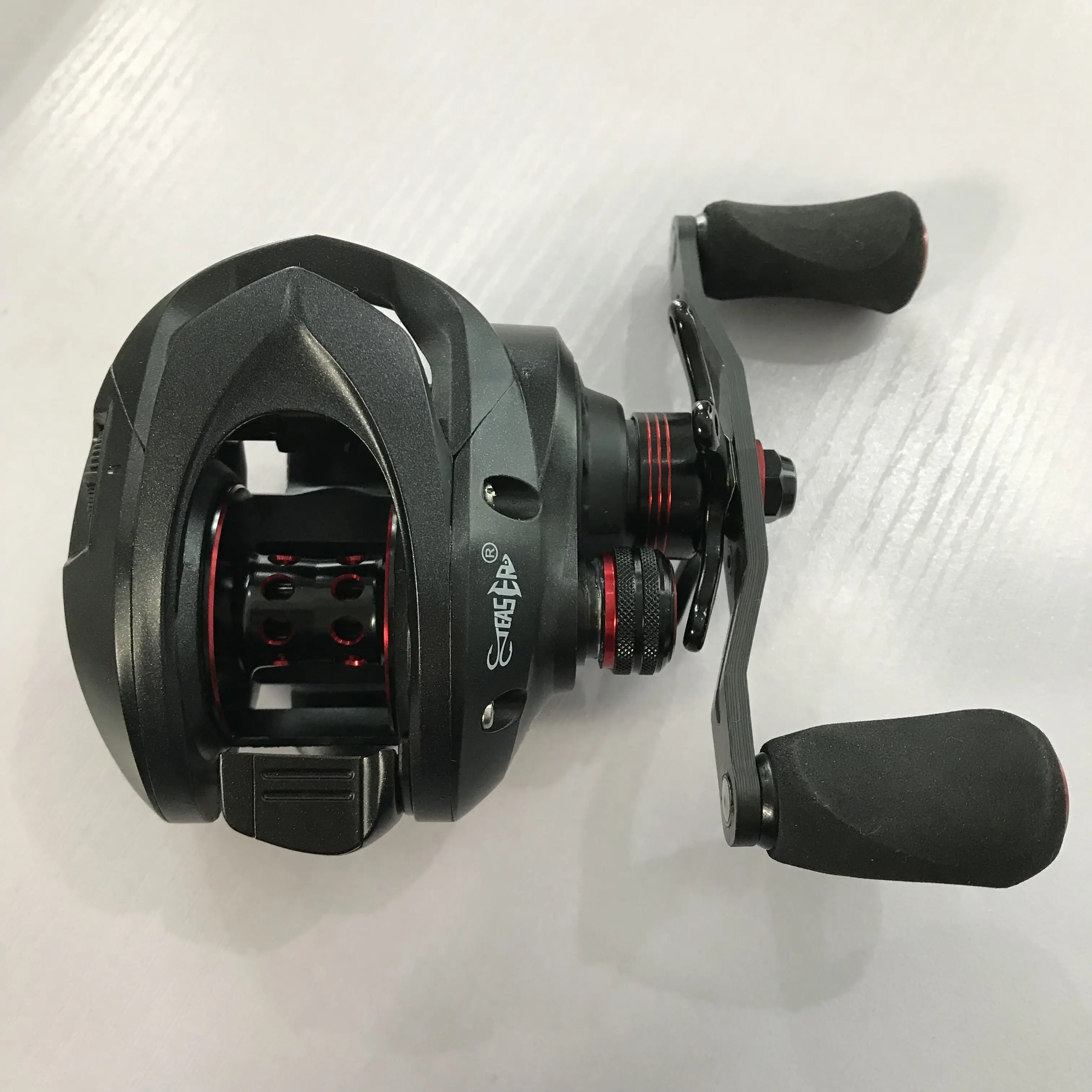 Carrete FATE Baitcasting 7.3:1 – Arrastre 8kg larga distancia - imagen 3