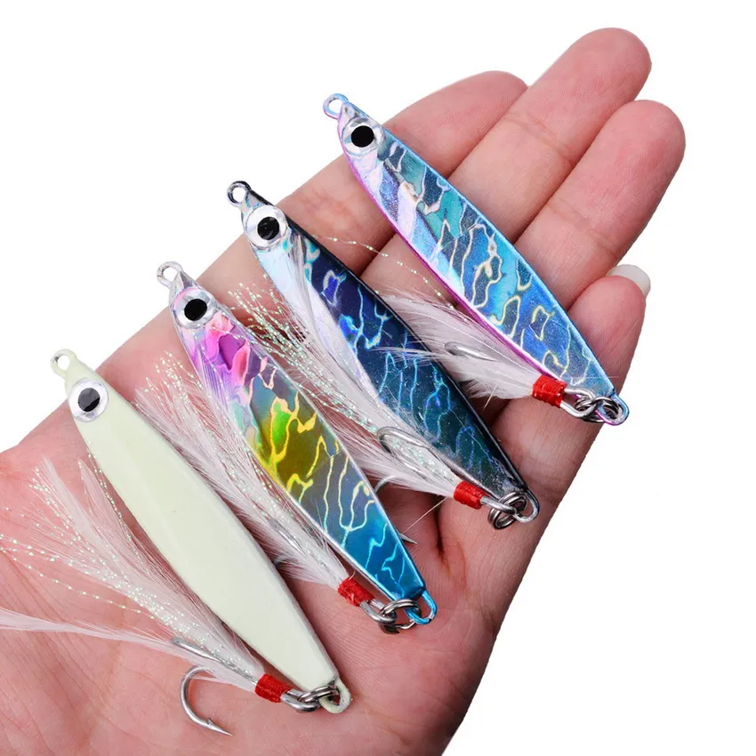 Señuelos de metal jigging con diferentes pesos y colores para pesca de lucio y lubina