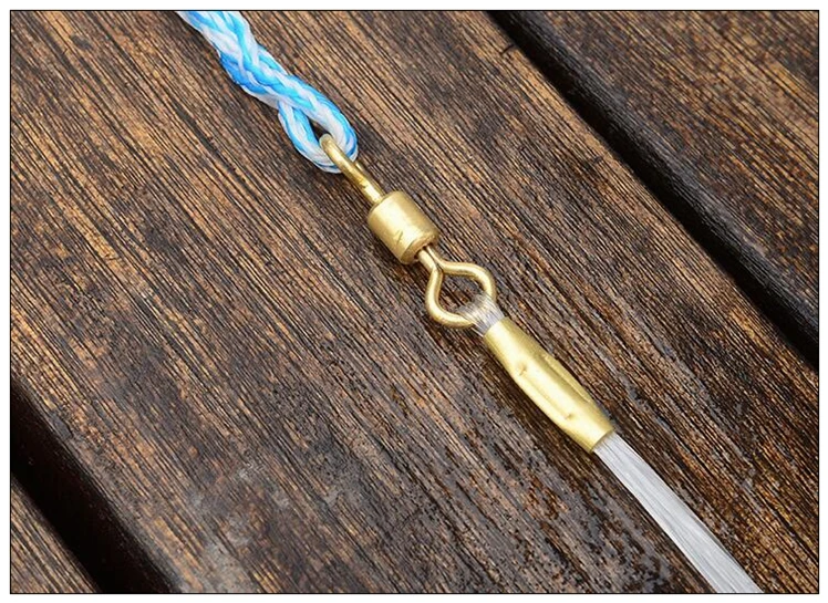 línea de pesca trenzada con un conector giratorio metálico