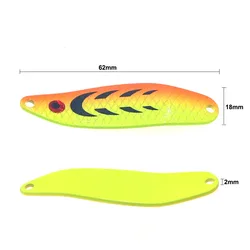 Señuelo Wobbler metálico triple anzuelo para lubina y salmón
