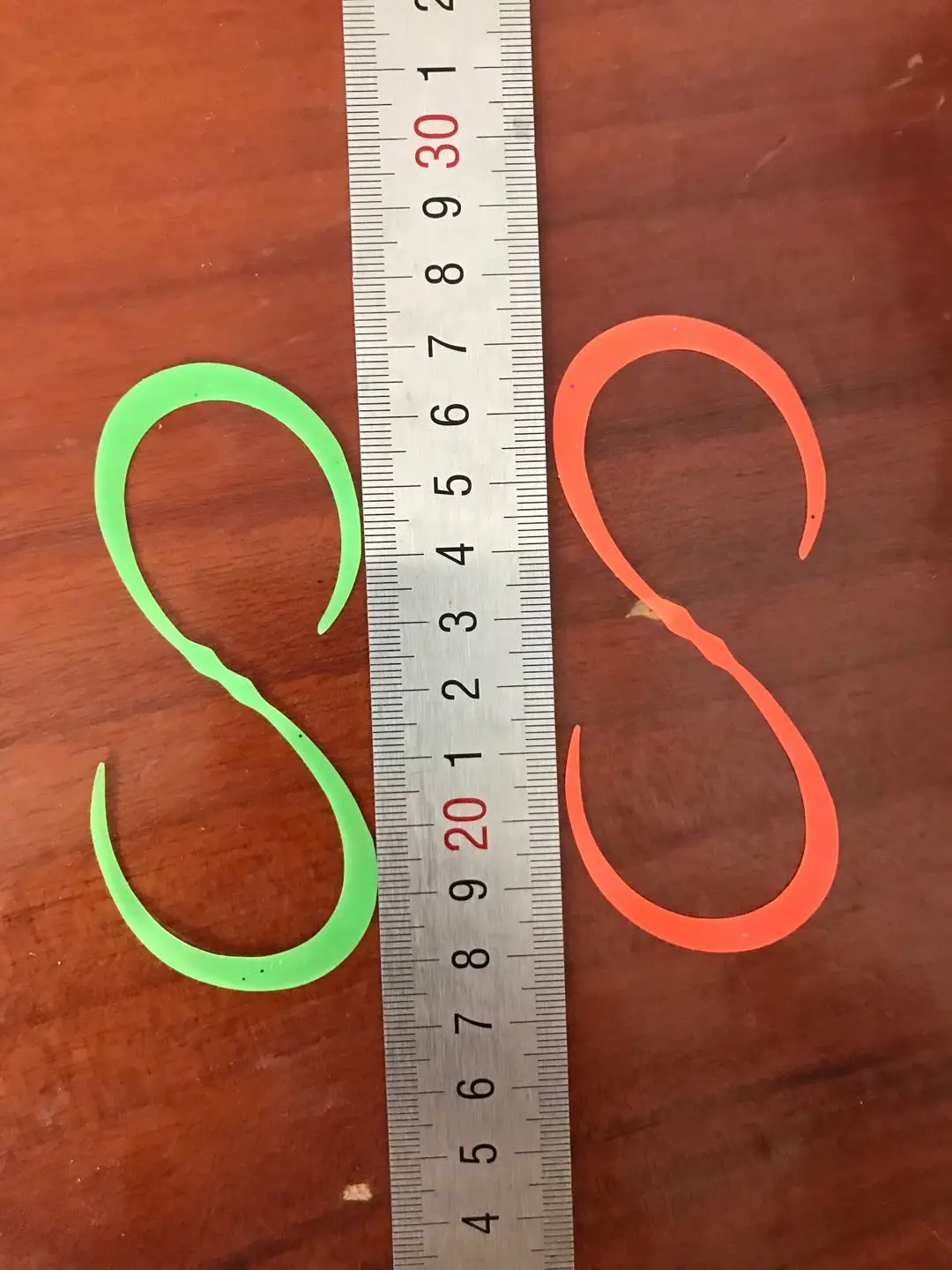 Una regla con un verde verde y rojo