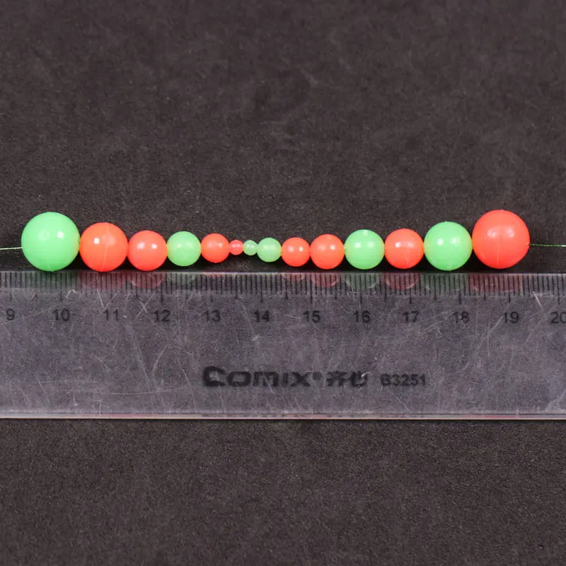 Cuentas de pesca luminosas de goma suave, accesorios para señuelos, bolas de fregadero brillantes, color verde y rojo, 100 Uds. - imagen 2