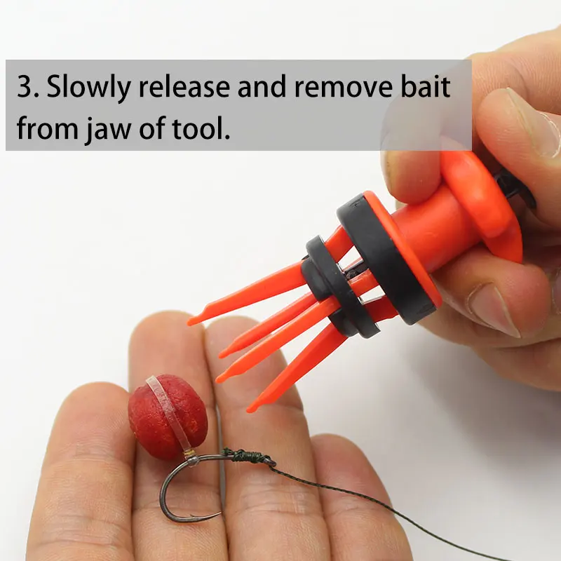 Una persona está sosteniendo un señuelo de pesca en su mano