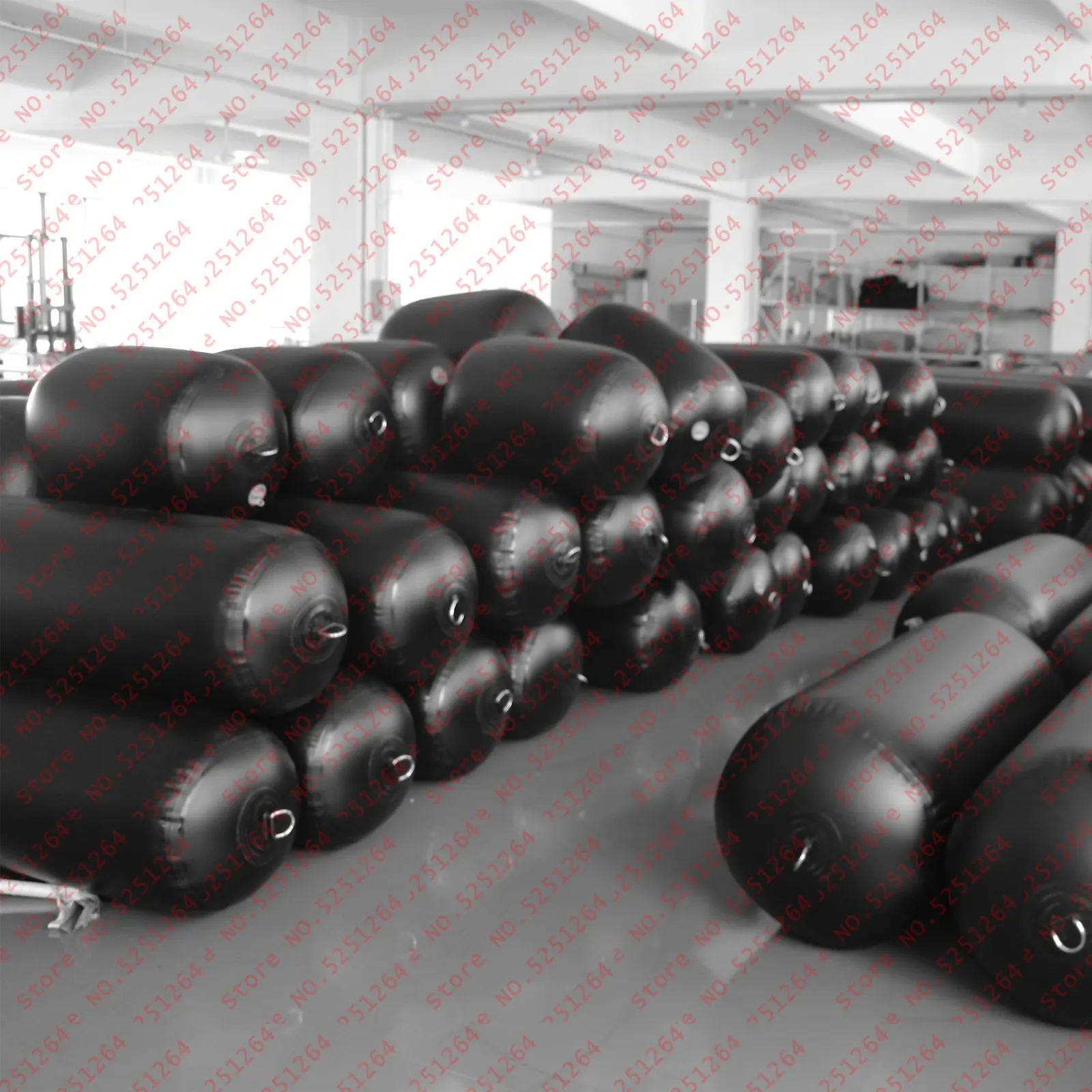 Dockmate inflable protegiendo el casco