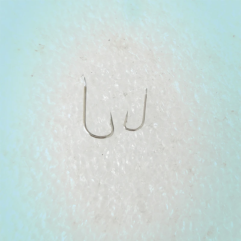 Venta de anzuelos a granel, 2000 Uds., mangas blancas plateadas, alimentador de acero al carbono con púas, aparejos de pesca con mosca para carpa, anzuelos, equipo de pesca al por mayor - imagen 3