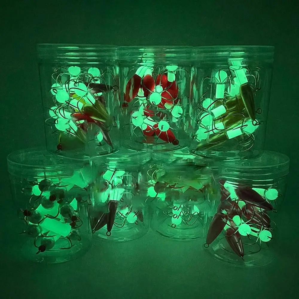 Los ganchos de pesca que brillan en la oscuridad iluminan la noche para una fascinante experiencia de pesca