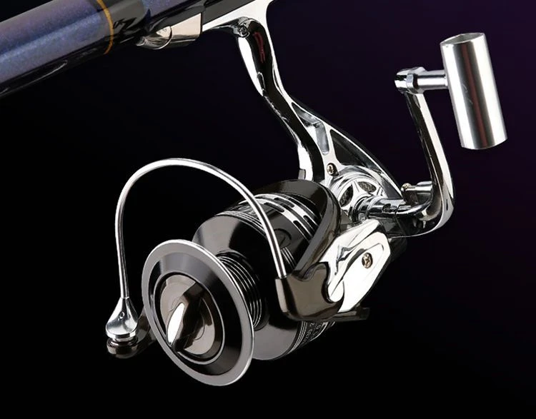 Experimente la emoción de la pesca con este elegante carrete moderno diseñado para la precisión y el rendimiento