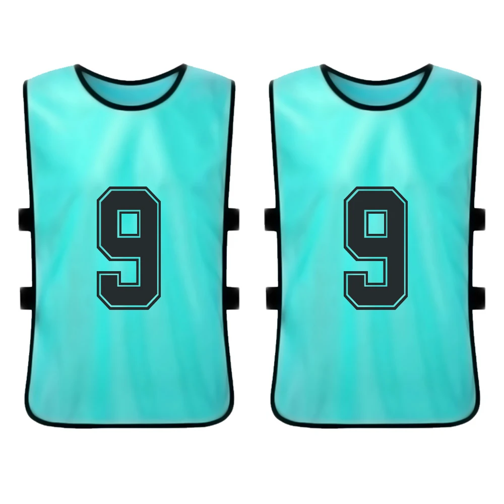 Pinnies turquesa con números negros 9 para equipos deportivos