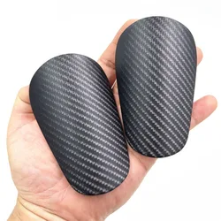 Espinilleras imitación fibra carbono para fútbol – Protectores rodilla