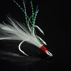 Anzuelos triples con plumas de acero al carbono para pesca marina