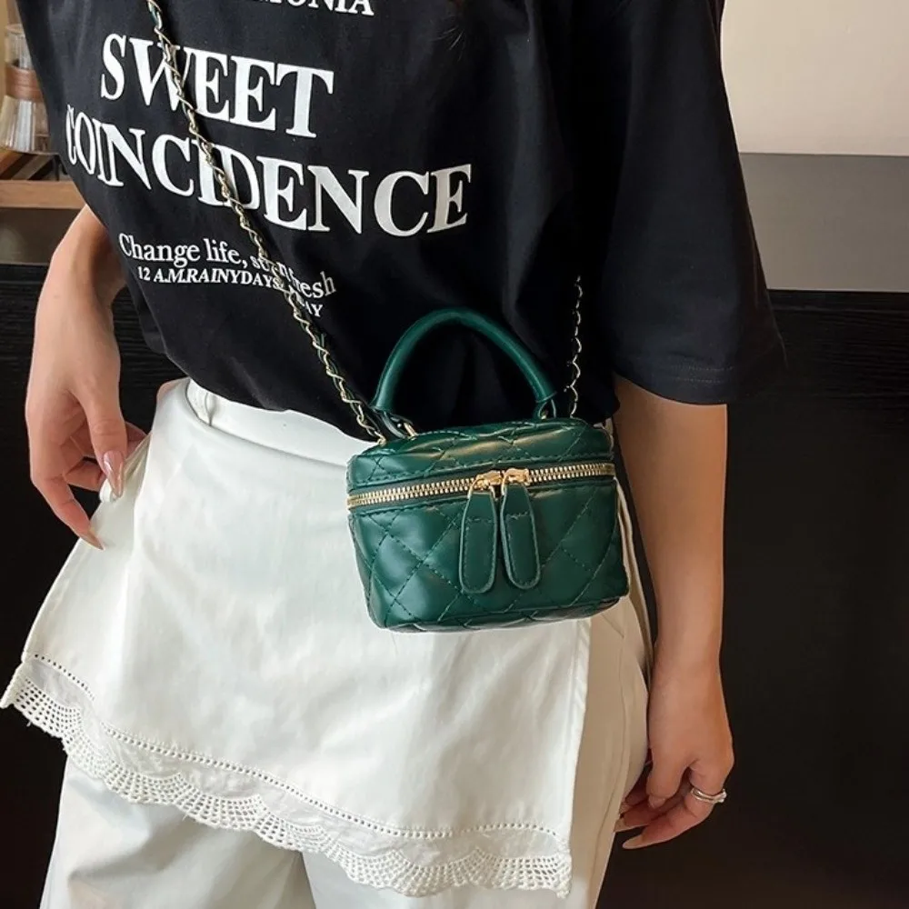 Mini bolso tipo cubo de cuero acolchado con diamantes, bolso cruzado con patrón de cuadros multicolor y correa para el hombro con cadena dorada - imagen 3