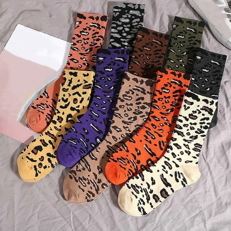 1 par de calcetines de tubo medio para hombres y mujeres, calcetines de algodón con estampado de leopardo y personalidad, calcetines de moda europeos y americanos de Hip Hop - imagen 2